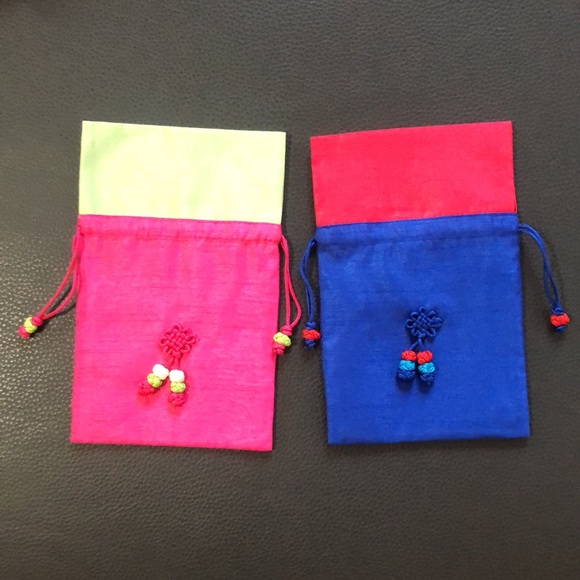 ⭐️NEW 2 Drawstring Pouches - Picture 5 of 9